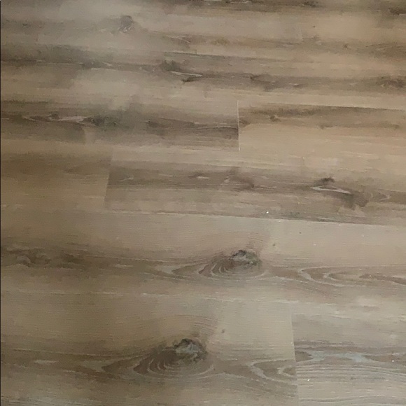 Meet your Posher, Sarah - Picture 1 of 1